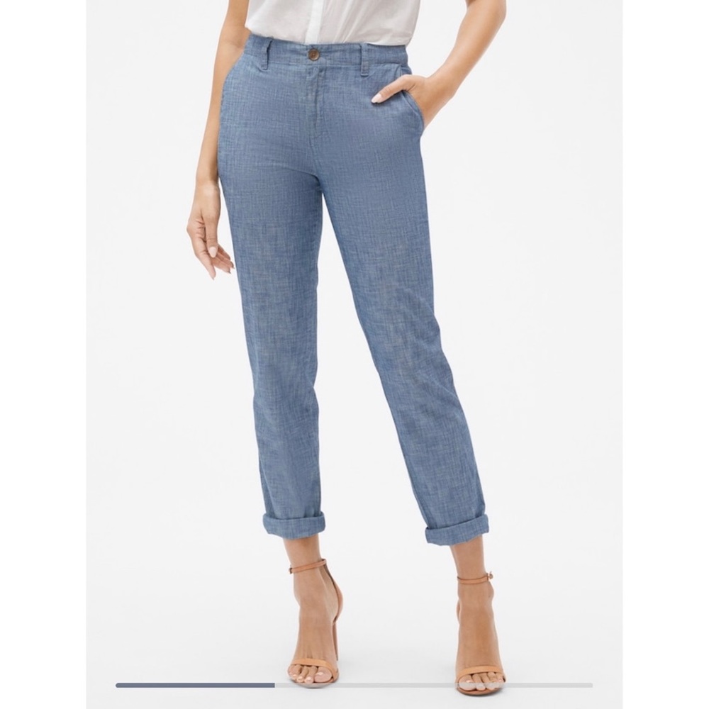 NWT Gap Chambray Mid Rise Girlfriend Khakis 10